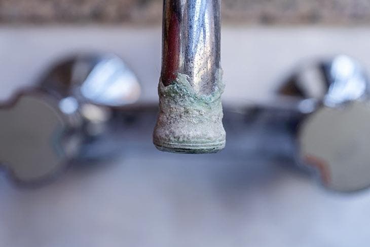 Robinet rongé par le calcaire Rubinetto consumato dal calcare